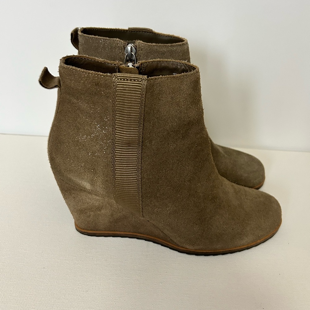 Linea Paolo suede wedge-size 7.